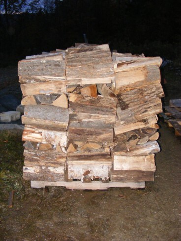 End view of a stable wood pile